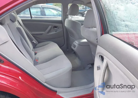 2011 Toyota Camry Le z USA, uszkodzony, nr VIN 4T4BF3EK2BR192103